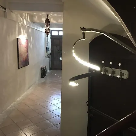 Le 52 *