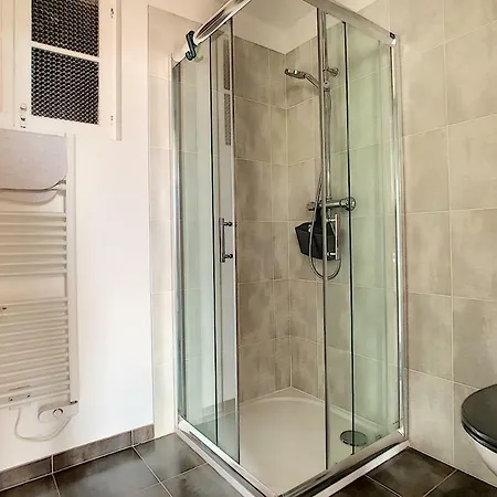 Le 52 아파트 세렛